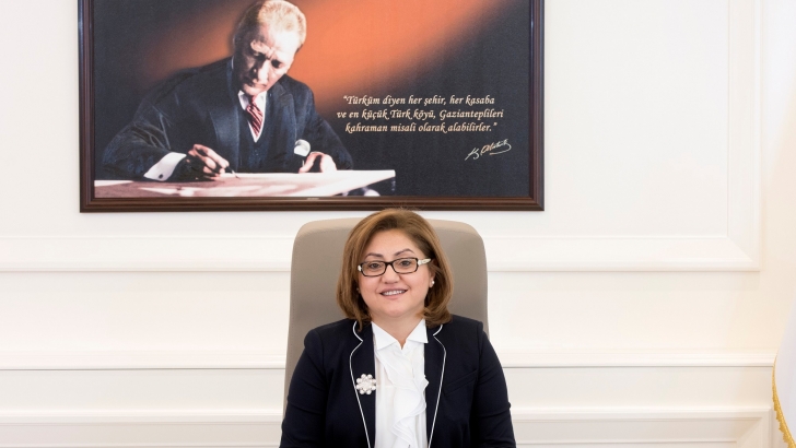 ŞAHİN: TÜRKİYE, MEVCUDİYETİNİ, UMUDUMUZ VE GÖZ BEBEĞİMİZ GENÇLERİMİZİN OMUZLARI ÜZERİNDE YÜKSELEREK İLELEBET SÜRDÜRECEKTİR