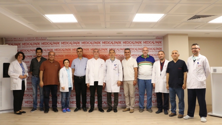 medical park gaziantep hastanesi nde op dr ersin borazan icin docentlik kutlamasi arti haber