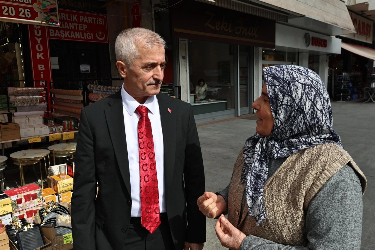 BAŞKAN TAHMAZOĞLU ESNAF VE VATANDAŞLARLA İÇ İÇE