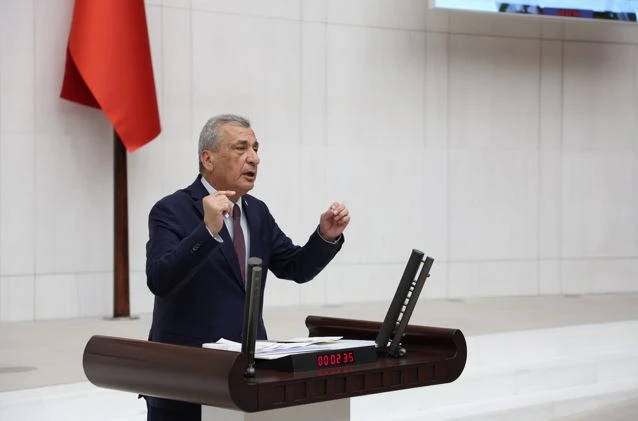 Gaziantep Üniversitesi gün geçtikçe geriye gidiyor