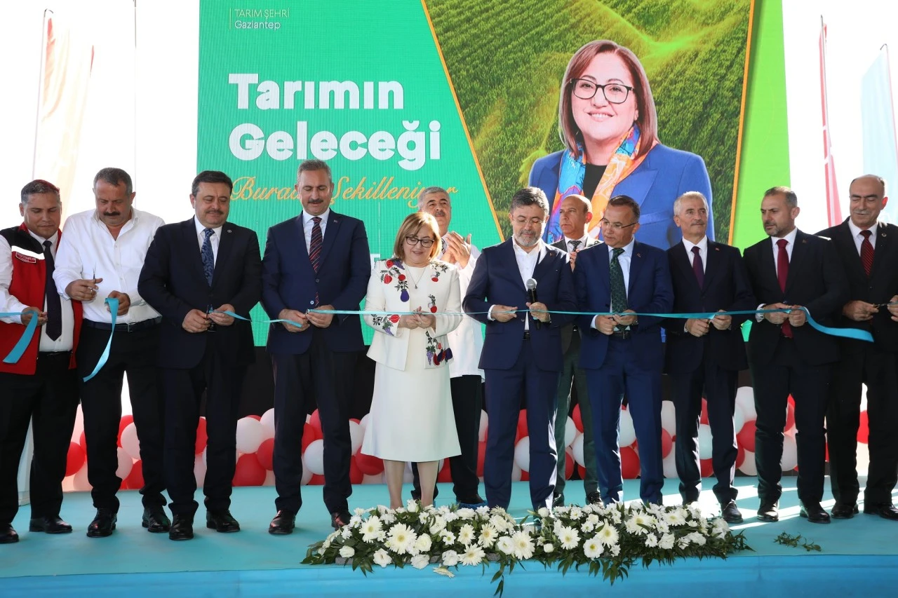 BAKAN YUMAKLI’NIN KATILIMIYLA BÜYÜKŞEHİR HAYDİ EKMEK FABRİKASI AÇILDI