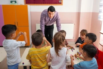 BAŞKAN UMUT YILMAZ’DAN EMRULLAH-ŞULE ANAOKULU’NA ANLAMLI ZİYARET