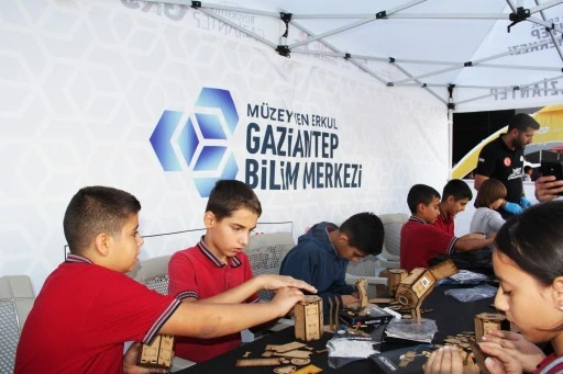  ASTROFEST’İN İKİNCİ DURAĞI BİLİM ŞENLİĞİ YOĞUN İLGİ GÖRÜYOR