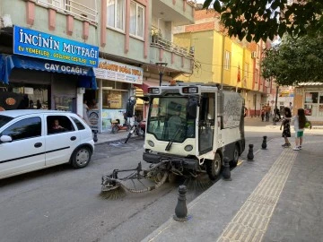 Nizip Belediyesi ekipleri şehri bayrama hazırlıyor