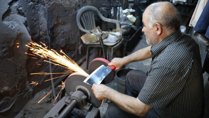 Bıçaklar Bayrama Hazırlanıyor